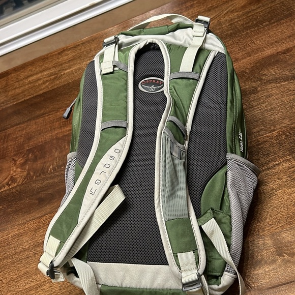 Osprey Backwoods Backpack Halo LE Green Shoulder Straps Hiking Outdoor Bag - Picture 4 of 6
